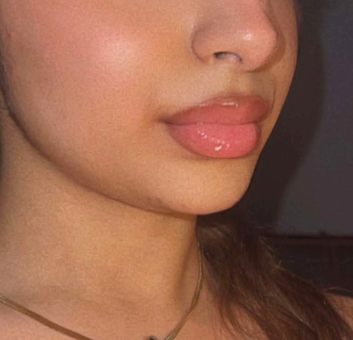HANAR wearing Lunnaré lip gloss